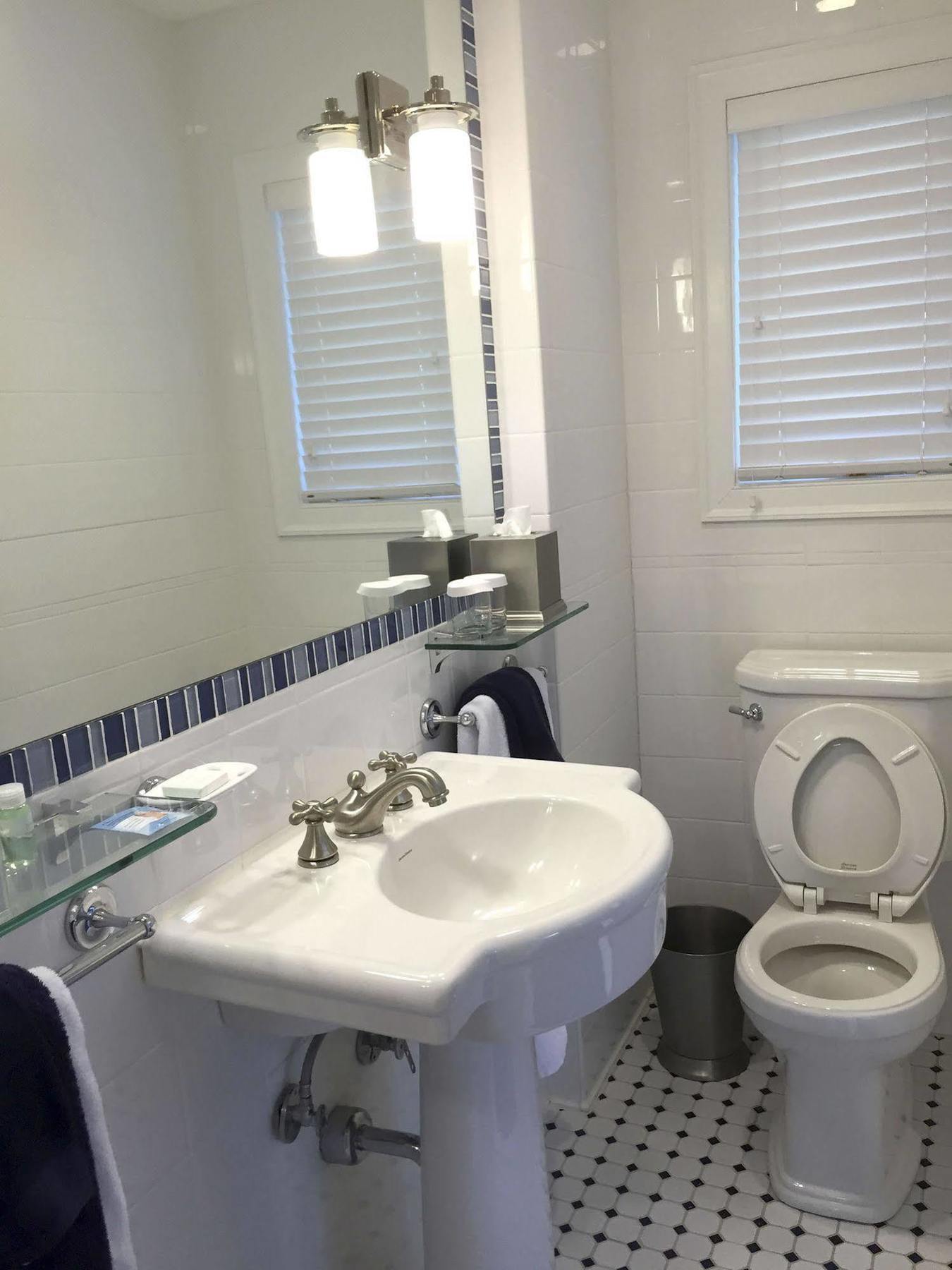 Atlantic Inn Newington المظهر الخارجي الصورة